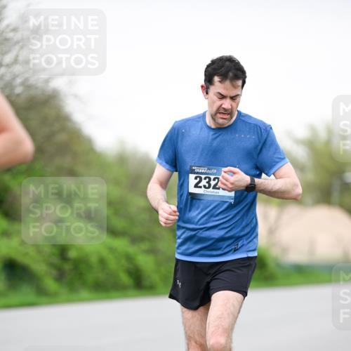 07.04.2024 - 43. Internationalen Wilhelmsburger Insellauf Dr. Thomas Lammeyer http://msf.ph/oto/6039773 07.04.2024 10:32:55 Laufen 232 meine-sportfotos.de