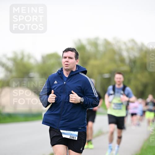 07.04.2024 - 43. Internationalen Wilhelmsburger Insellauf Dr. Thomas Lammeyer http://msf.ph/oto/6039777 07.04.2024 10:32:57 Laufen 2061 meine-sportfotos.de