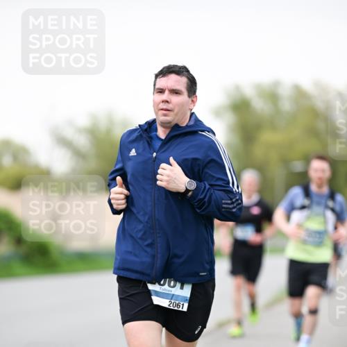 07.04.2024 - 43. Internationalen Wilhelmsburger Insellauf Dr. Thomas Lammeyer http://msf.ph/oto/6039781 07.04.2024 10:32:57 Laufen 2061 meine-sportfotos.de