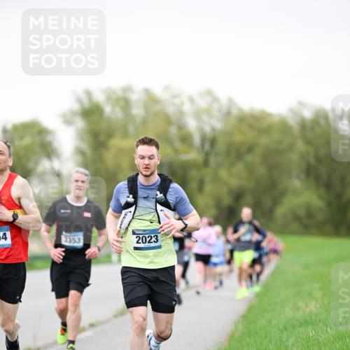 07.04.2024 - 43. Internationalen Wilhelmsburger Insellauf Dr. Thomas Lammeyer http://msf.ph/oto/6039785 07.04.2024 10:32:58 Laufen 54, 3353, 2023 meine-sportfotos.de