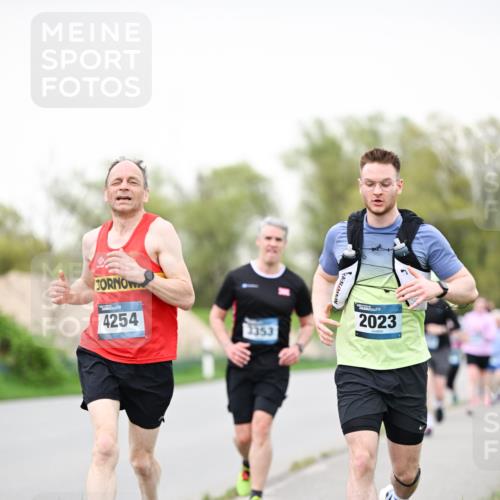 07.04.2024 - 43. Internationalen Wilhelmsburger Insellauf Dr. Thomas Lammeyer http://msf.ph/oto/6039790 07.04.2024 10:32:59 Laufen 4254, 2353, 2023 meine-sportfotos.de