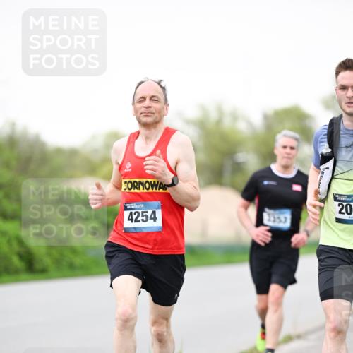 07.04.2024 - 43. Internationalen Wilhelmsburger Insellauf Dr. Thomas Lammeyer http://msf.ph/oto/6039793 07.04.2024 10:33:00 Laufen 4254, 2352, 201 meine-sportfotos.de