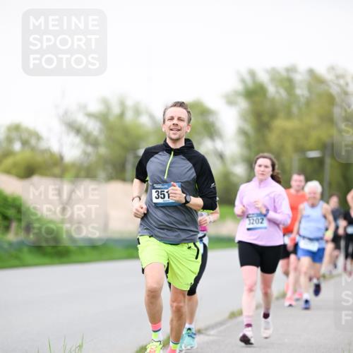 07.04.2024 - 43. Internationalen Wilhelmsburger Insellauf Dr. Thomas Lammeyer http://msf.ph/oto/6039817 07.04.2024 10:33:07 Laufen 351, 3202 meine-sportfotos.de