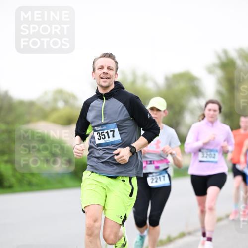 07.04.2024 - 43. Internationalen Wilhelmsburger Insellauf Dr. Thomas Lammeyer http://msf.ph/oto/6039824 07.04.2024 10:33:08 Laufen 3517, 2217, 3202 meine-sportfotos.de