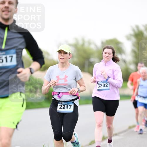 07.04.2024 - 43. Internationalen Wilhelmsburger Insellauf Dr. Thomas Lammeyer http://msf.ph/oto/6039829 07.04.2024 10:33:09 Laufen 517, 3202, 2217 meine-sportfotos.de
