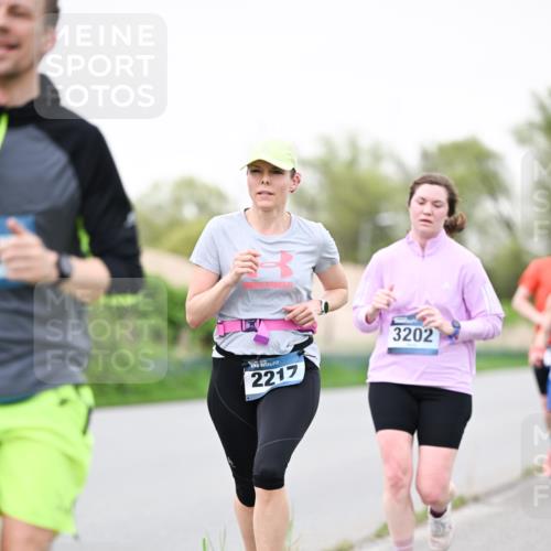 07.04.2024 - 43. Internationalen Wilhelmsburger Insellauf Dr. Thomas Lammeyer http://msf.ph/oto/6039830 07.04.2024 10:33:09 Laufen 2217, 3202 meine-sportfotos.de
