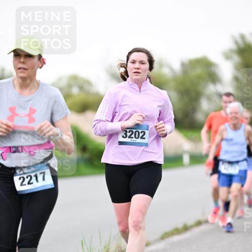 07.04.2024 - 43. Internationalen Wilhelmsburger Insellauf Dr. Thomas Lammeyer http://msf.ph/oto/6039834 07.04.2024 10:33:10 Laufen 2217, 3202 meine-sportfotos.de
