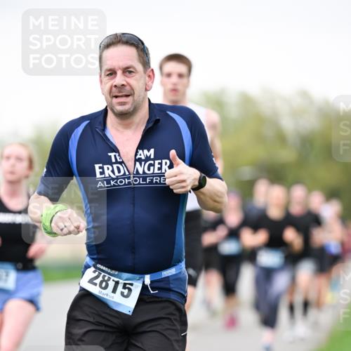 07.04.2024 - 43. Internationalen Wilhelmsburger Insellauf Dr. Thomas Lammeyer http://msf.ph/oto/6039854 07.04.2024 10:33:14 Laufen 2815 meine-sportfotos.de