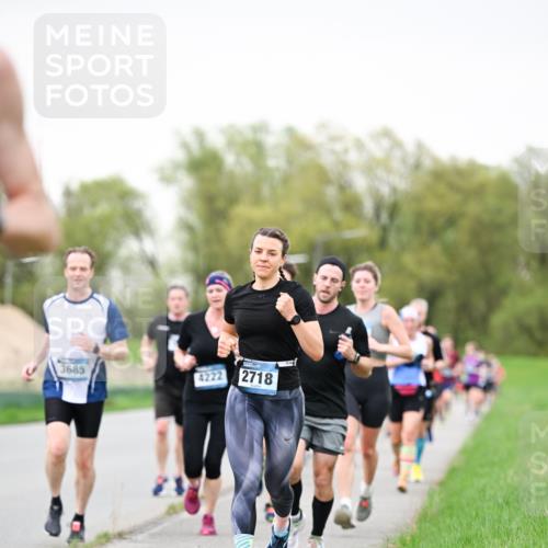 07.04.2024 - 43. Internationalen Wilhelmsburger Insellauf Dr. Thomas Lammeyer http://msf.ph/oto/6039860 07.04.2024 10:33:16 Laufen 3685, 4222, 2718 meine-sportfotos.de