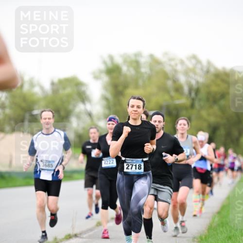07.04.2024 - 43. Internationalen Wilhelmsburger Insellauf Dr. Thomas Lammeyer http://msf.ph/oto/6039862 07.04.2024 10:33:16 Laufen 3685, 4222, 2718 meine-sportfotos.de