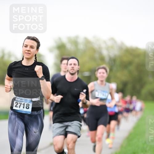 07.04.2024 - 43. Internationalen Wilhelmsburger Insellauf Dr. Thomas Lammeyer http://msf.ph/oto/6039873 07.04.2024 10:33:18 Laufen 2718 meine-sportfotos.de