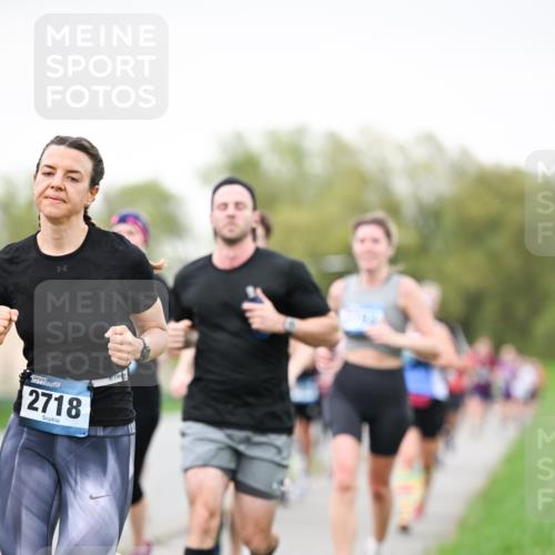 07.04.2024 - 43. Internationalen Wilhelmsburger Insellauf Dr. Thomas Lammeyer http://msf.ph/oto/6039875 07.04.2024 10:33:18 Laufen 2718 meine-sportfotos.de