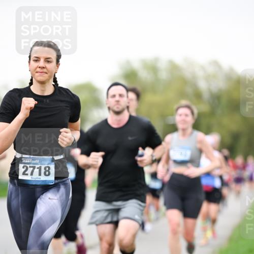 07.04.2024 - 43. Internationalen Wilhelmsburger Insellauf Dr. Thomas Lammeyer http://msf.ph/oto/6039876 07.04.2024 10:33:18 Laufen 2718 meine-sportfotos.de
