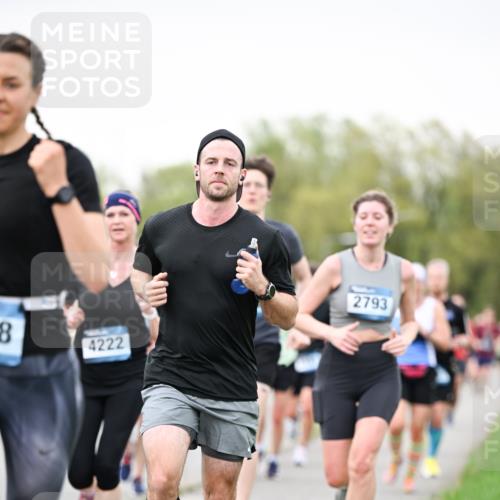 07.04.2024 - 43. Internationalen Wilhelmsburger Insellauf Dr. Thomas Lammeyer http://msf.ph/oto/6039878 07.04.2024 10:33:19 Laufen 8, 4222, 2793 meine-sportfotos.de