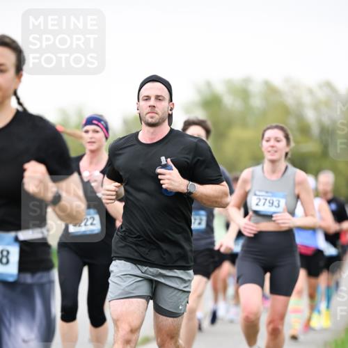 07.04.2024 - 43. Internationalen Wilhelmsburger Insellauf Dr. Thomas Lammeyer http://msf.ph/oto/6039879 07.04.2024 10:33:19 Laufen 8, 222, 72, 2793 meine-sportfotos.de