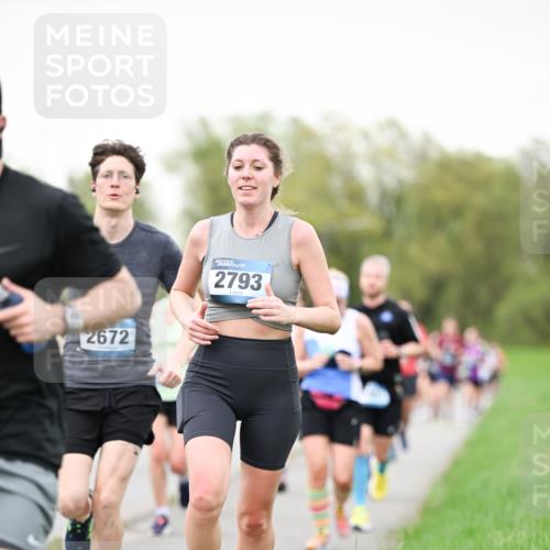 07.04.2024 - 43. Internationalen Wilhelmsburger Insellauf Dr. Thomas Lammeyer http://msf.ph/oto/6039880 07.04.2024 10:33:20 Laufen 2672, 2793 meine-sportfotos.de