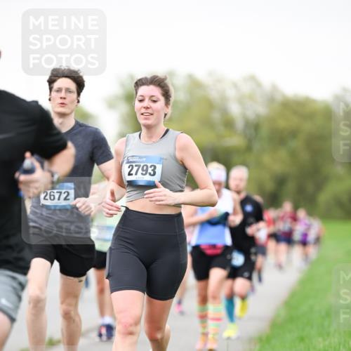 07.04.2024 - 43. Internationalen Wilhelmsburger Insellauf Dr. Thomas Lammeyer http://msf.ph/oto/6039881 07.04.2024 10:33:20 Laufen 2672, 2793 meine-sportfotos.de