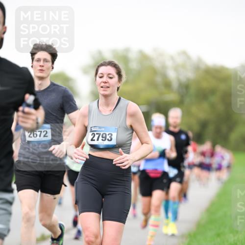 07.04.2024 - 43. Internationalen Wilhelmsburger Insellauf Dr. Thomas Lammeyer http://msf.ph/oto/6039882 07.04.2024 10:33:20 Laufen 2672, 2793 meine-sportfotos.de