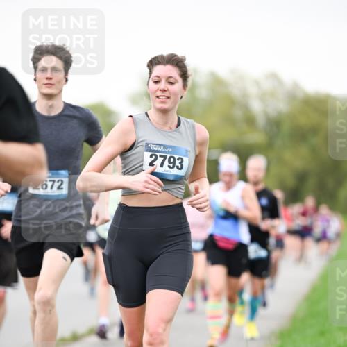 07.04.2024 - 43. Internationalen Wilhelmsburger Insellauf Dr. Thomas Lammeyer http://msf.ph/oto/6039884 07.04.2024 10:33:20 Laufen 2672, 2793 meine-sportfotos.de