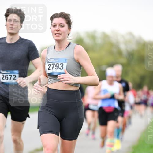 07.04.2024 - 43. Internationalen Wilhelmsburger Insellauf Dr. Thomas Lammeyer http://msf.ph/oto/6039887 07.04.2024 10:33:21 Laufen 2672, 2793 meine-sportfotos.de