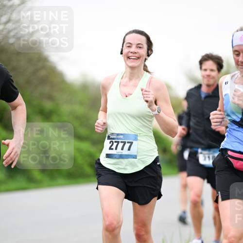 07.04.2024 - 43. Internationalen Wilhelmsburger Insellauf Dr. Thomas Lammeyer http://msf.ph/oto/6039901 07.04.2024 10:33:24 Laufen 2777 meine-sportfotos.de