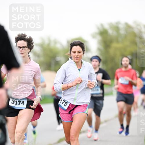 07.04.2024 - 43. Internationalen Wilhelmsburger Insellauf Dr. Thomas Lammeyer http://msf.ph/oto/6039908 07.04.2024 10:33:26 Laufen 3174, 175 meine-sportfotos.de