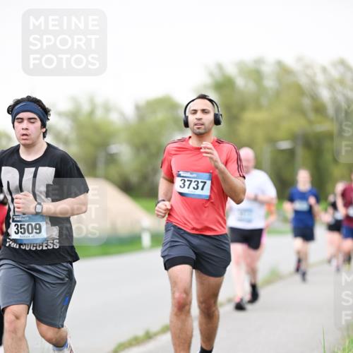 07.04.2024 - 43. Internationalen Wilhelmsburger Insellauf Dr. Thomas Lammeyer http://msf.ph/oto/6039921 07.04.2024 10:33:28 Laufen 3509, 3737 meine-sportfotos.de