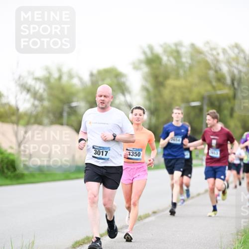07.04.2024 - 43. Internationalen Wilhelmsburger Insellauf Dr. Thomas Lammeyer http://msf.ph/oto/6039928 07.04.2024 10:33:31 Laufen 3017, 1350, 2854 meine-sportfotos.de