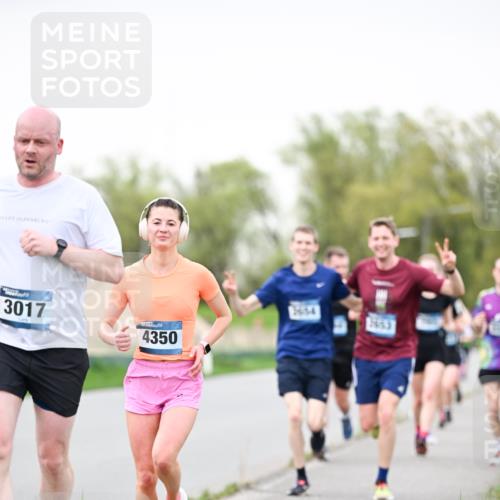 07.04.2024 - 43. Internationalen Wilhelmsburger Insellauf Dr. Thomas Lammeyer http://msf.ph/oto/6039939 07.04.2024 10:33:33 Laufen 3017, 4350, 78153 meine-sportfotos.de