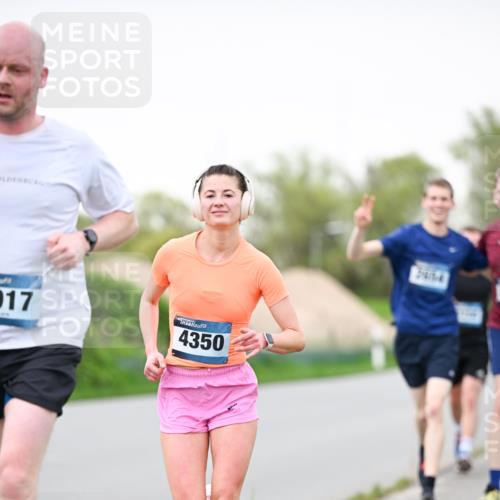 07.04.2024 - 43. Internationalen Wilhelmsburger Insellauf Dr. Thomas Lammeyer http://msf.ph/oto/6039947 07.04.2024 10:33:34 Laufen 017, 4350 meine-sportfotos.de