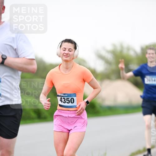 07.04.2024 - 43. Internationalen Wilhelmsburger Insellauf Dr. Thomas Lammeyer http://msf.ph/oto/6039950 07.04.2024 10:33:34 Laufen 4350 meine-sportfotos.de