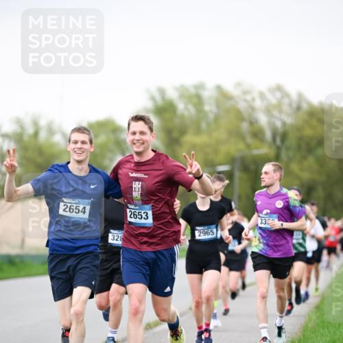 07.04.2024 - 43. Internationalen Wilhelmsburger Insellauf Dr. Thomas Lammeyer http://msf.ph/oto/6039951 07.04.2024 10:33:35 Laufen 2654, 328, 2653, 335, 2965 meine-sportfotos.de