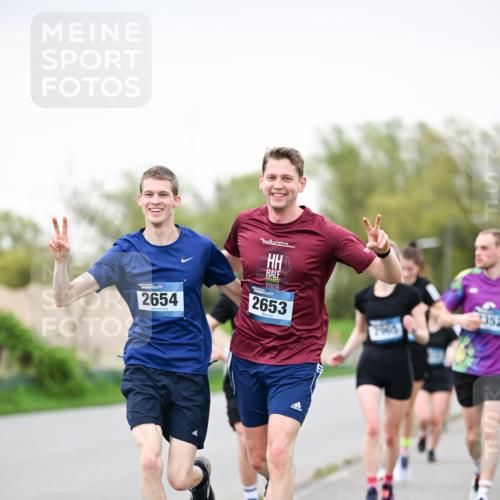 07.04.2024 - 43. Internationalen Wilhelmsburger Insellauf Dr. Thomas Lammeyer http://msf.ph/oto/6039954 07.04.2024 10:33:35 Laufen 2654, 2653, 1352 meine-sportfotos.de