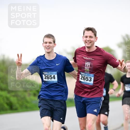 07.04.2024 - 43. Internationalen Wilhelmsburger Insellauf Dr. Thomas Lammeyer http://msf.ph/oto/6039960 07.04.2024 10:33:36 Laufen 2654, 2653 meine-sportfotos.de