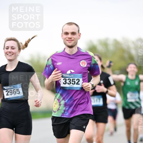 07.04.2024 - 43. Internationalen Wilhelmsburger Insellauf Dr. Thomas Lammeyer http://msf.ph/oto/6039976 07.04.2024 10:33:39 Laufen 2965, 43, 3352, 1910, 1517 meine-sportfotos.de