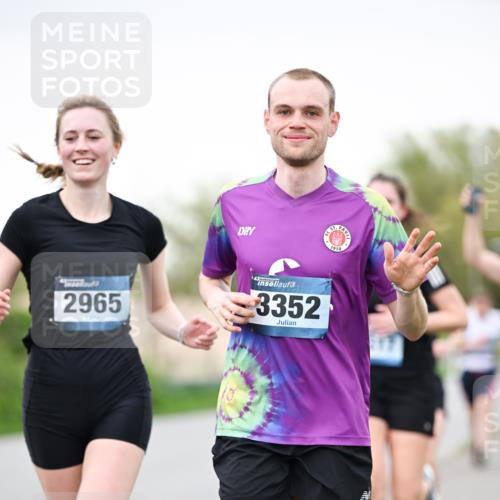 07.04.2024 - 43. Internationalen Wilhelmsburger Insellauf Dr. Thomas Lammeyer http://msf.ph/oto/6039978 07.04.2024 10:33:39 Laufen 2965, 3352, 1910 meine-sportfotos.de