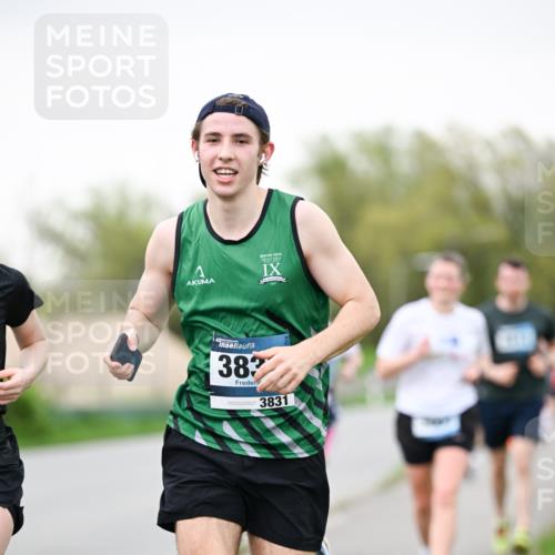 07.04.2024 - 43. Internationalen Wilhelmsburger Insellauf Dr. Thomas Lammeyer http://msf.ph/oto/6039991 07.04.2024 10:33:42 Laufen 383, 3831 meine-sportfotos.de