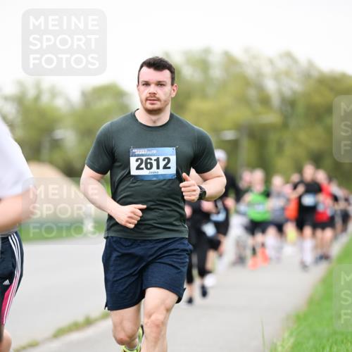 07.04.2024 - 43. Internationalen Wilhelmsburger Insellauf Dr. Thomas Lammeyer http://msf.ph/oto/6040002 07.04.2024 10:33:45 Laufen 6, 2612 meine-sportfotos.de