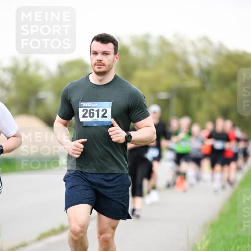 07.04.2024 - 43. Internationalen Wilhelmsburger Insellauf Dr. Thomas Lammeyer http://msf.ph/oto/6040003 07.04.2024 10:33:46 Laufen 2612 meine-sportfotos.de