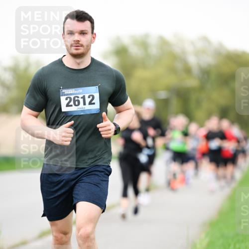 07.04.2024 - 43. Internationalen Wilhelmsburger Insellauf Dr. Thomas Lammeyer http://msf.ph/oto/6040006 07.04.2024 10:33:46 Laufen 2612 meine-sportfotos.de
