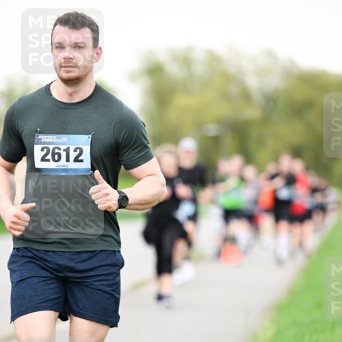 07.04.2024 - 43. Internationalen Wilhelmsburger Insellauf Dr. Thomas Lammeyer http://msf.ph/oto/6040008 07.04.2024 10:33:46 Laufen 2612 meine-sportfotos.de