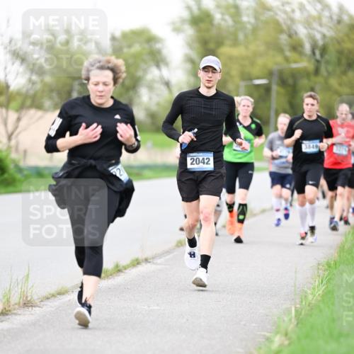 07.04.2024 - 43. Internationalen Wilhelmsburger Insellauf Dr. Thomas Lammeyer http://msf.ph/oto/6040009 07.04.2024 10:33:49 Laufen 2042, 3849 meine-sportfotos.de