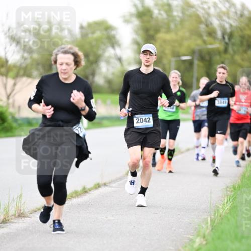 07.04.2024 - 43. Internationalen Wilhelmsburger Insellauf Dr. Thomas Lammeyer http://msf.ph/oto/6040010 07.04.2024 10:33:49 Laufen 22, 2042, 3849 meine-sportfotos.de