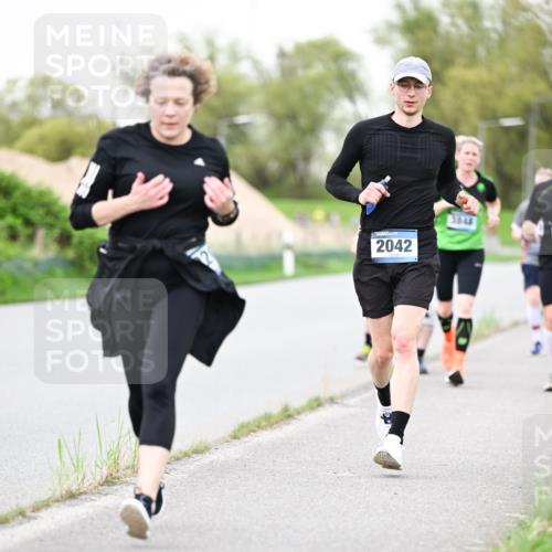 07.04.2024 - 43. Internationalen Wilhelmsburger Insellauf Dr. Thomas Lammeyer http://msf.ph/oto/6040014 07.04.2024 10:33:50 Laufen 2042, 33, 43 meine-sportfotos.de
