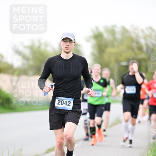 07.04.2024 - 43. Internationalen Wilhelmsburger Insellauf Dr. Thomas Lammeyer http://msf.ph/oto/6040016 07.04.2024 10:33:51 Laufen 2042 meine-sportfotos.de