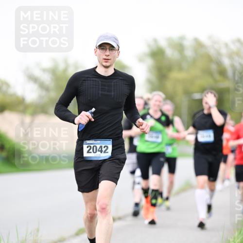 07.04.2024 - 43. Internationalen Wilhelmsburger Insellauf Dr. Thomas Lammeyer http://msf.ph/oto/6040017 07.04.2024 10:33:51 Laufen 2042 meine-sportfotos.de