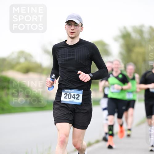 07.04.2024 - 43. Internationalen Wilhelmsburger Insellauf Dr. Thomas Lammeyer http://msf.ph/oto/6040020 07.04.2024 10:33:52 Laufen 2042 meine-sportfotos.de
