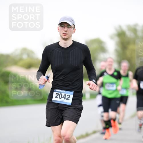 07.04.2024 - 43. Internationalen Wilhelmsburger Insellauf Dr. Thomas Lammeyer http://msf.ph/oto/6040021 07.04.2024 10:33:52 Laufen 2042 meine-sportfotos.de