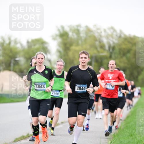 07.04.2024 - 43. Internationalen Wilhelmsburger Insellauf Dr. Thomas Lammeyer http://msf.ph/oto/6040023 07.04.2024 10:33:52 Laufen 3848, 2300, 3849, 3275 meine-sportfotos.de