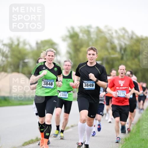 07.04.2024 - 43. Internationalen Wilhelmsburger Insellauf Dr. Thomas Lammeyer http://msf.ph/oto/6040024 07.04.2024 10:33:53 Laufen 3848, 2300, 3849, 3275 meine-sportfotos.de